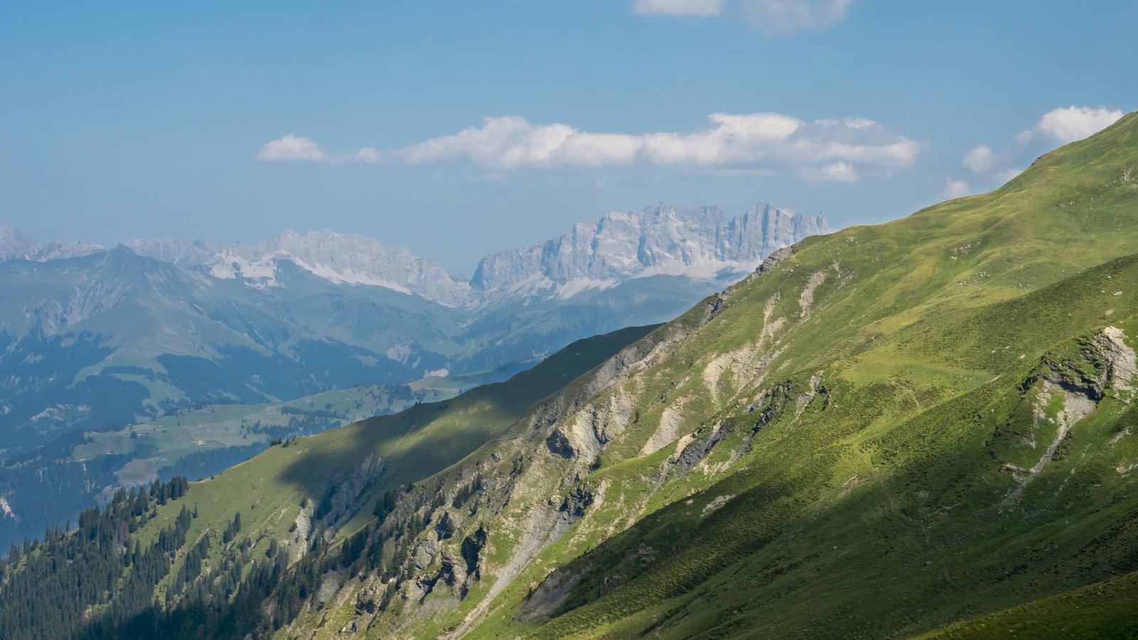 Unveiling the Majesty: Your Ultimate Guide to Hiking Routes in the Swiss Alps
