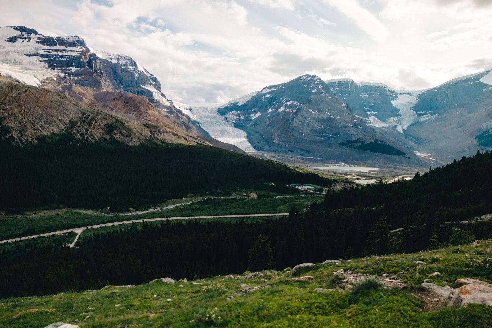 Hiking Jasper National Park Alberta: An Enthusiast's Guide to Wilderness Immersion