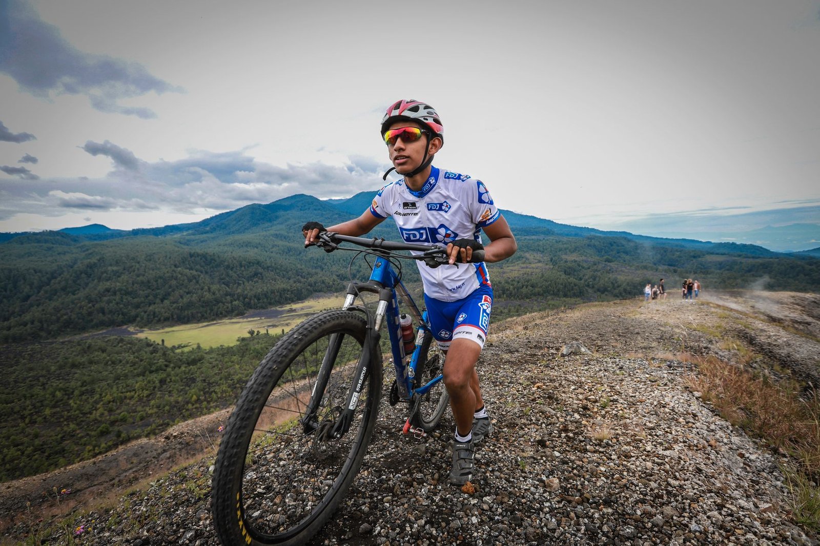 Conquering the Curves: An Enthusiast's Guide to Cycling the Blue Ridge Parkway